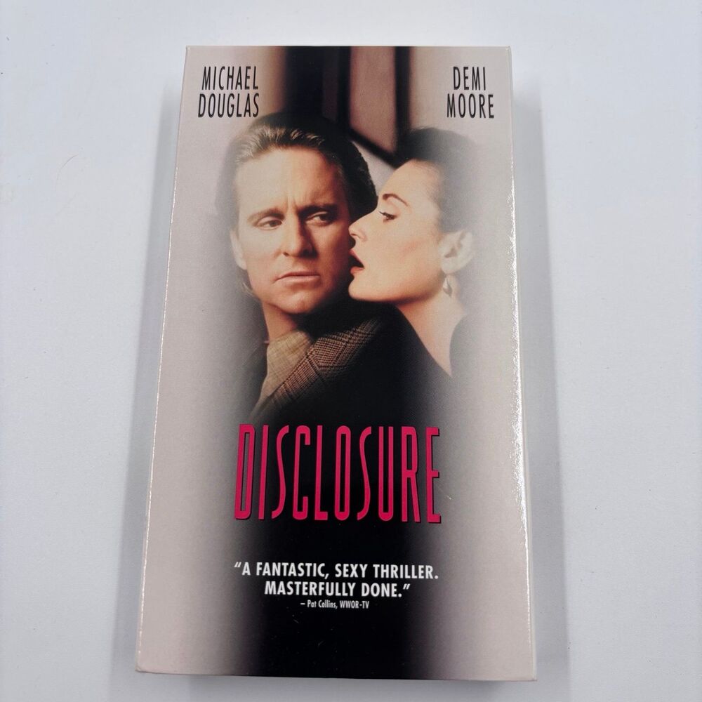 Disclosure VHS Tape 1995 Michael Douglas Demi Moore Psychological Thriller Movie